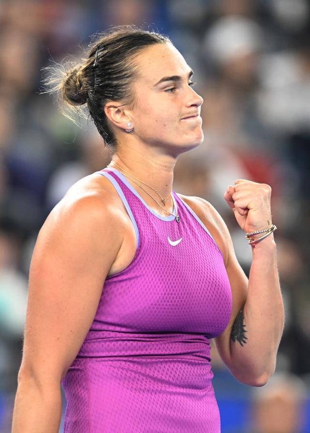 他可以在比 他可以在比